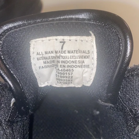 3 for $30 The Children’s Place black hi top sneakers - Picture 7 of 7